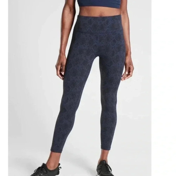 Athleta Pants - Athleta Ultimate 7/8 Tight Snake Print Blue Size XS